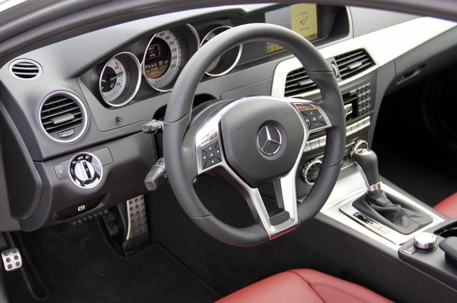  Mercedes-Benz C-Class Coupe 2012 года  (фото 32 из 99)
